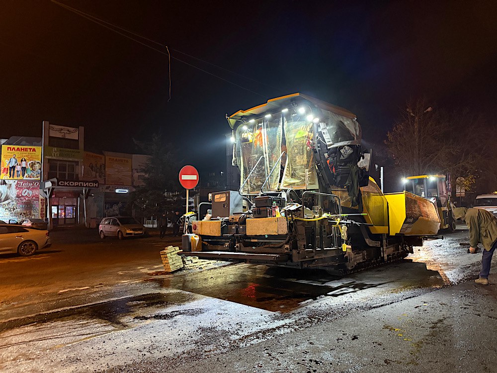 Денис Пушилин: К концу ноября завершим ремонт дороги в центре Красногвардейского района Макеевки Денис Пушилин: К концу ноября завершим ремонт дороги в центре Красногвардейского района Макеевки