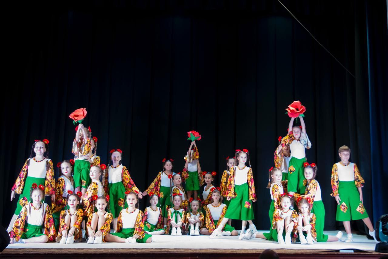 Валентина Харлашка: Звуки Юбилея: Горняцкий Район Отметил 50-летие Праздничным Концертом в ДК им. В.Г. Кирсановой Валентина Харлашка: Звуки Юбилея: Горняцкий Район Отметил 50-летие Праздничным Концертом в ДК им. В.Г. Кирсановой