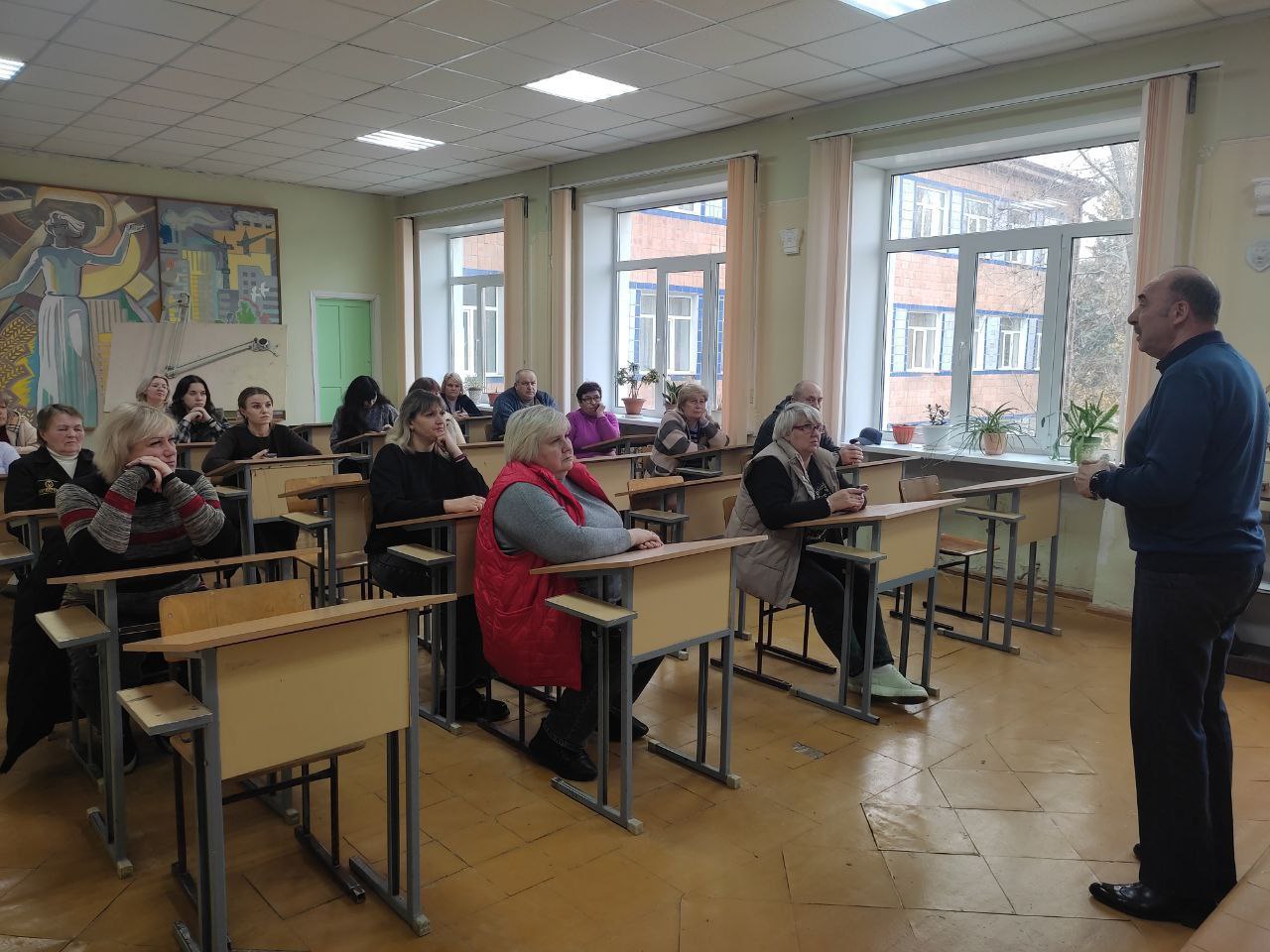 Депутат Макееевского городского совета Александр Подгорный провел встречу с трудовым коллективом Государственного бюджетного профессионального образовательного учреждения «Макеевский техникум промышленных технологий им. Ф.И....