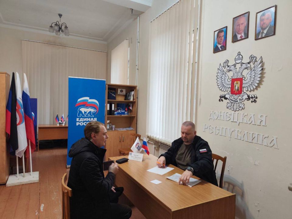 Депутаты фракции «Единая Россия» провели приемы граждан