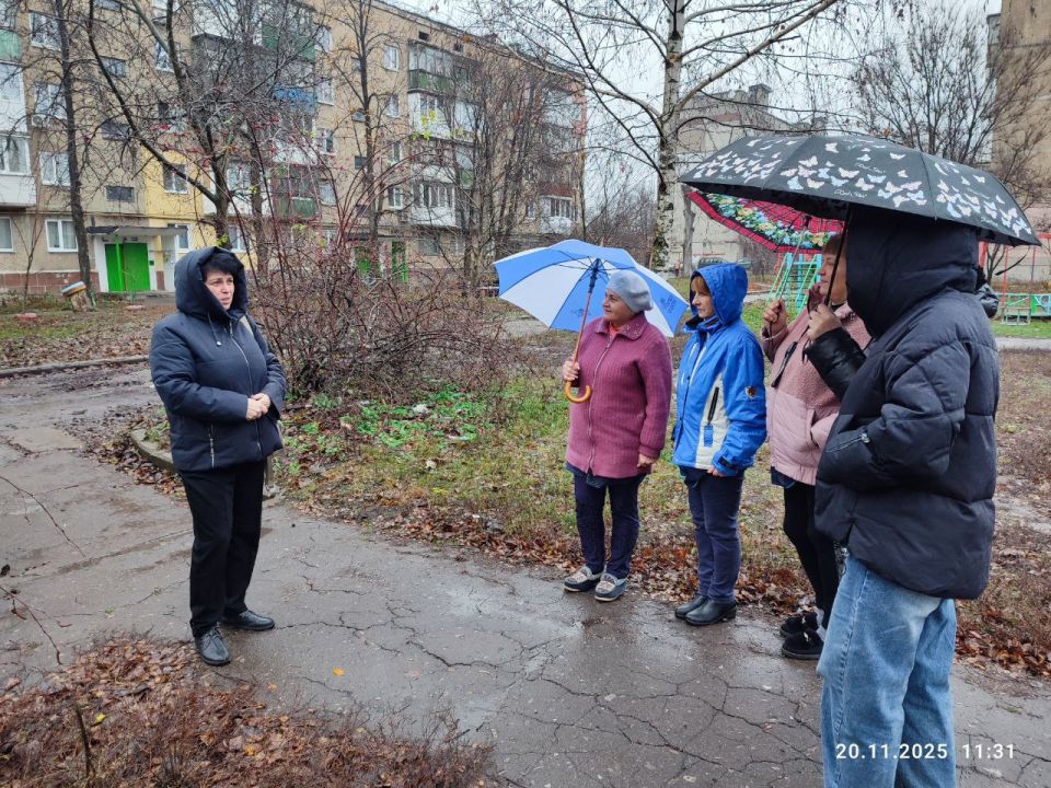 20 ноября спикер Наталья Терлецкая провела встречу с населением Советского внутригородского района возле дома № 8 Второго микрорайона