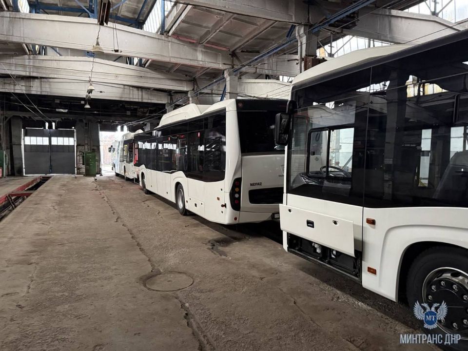 Автопарк ДНР пополнился восемью новыми автобусами большого класса