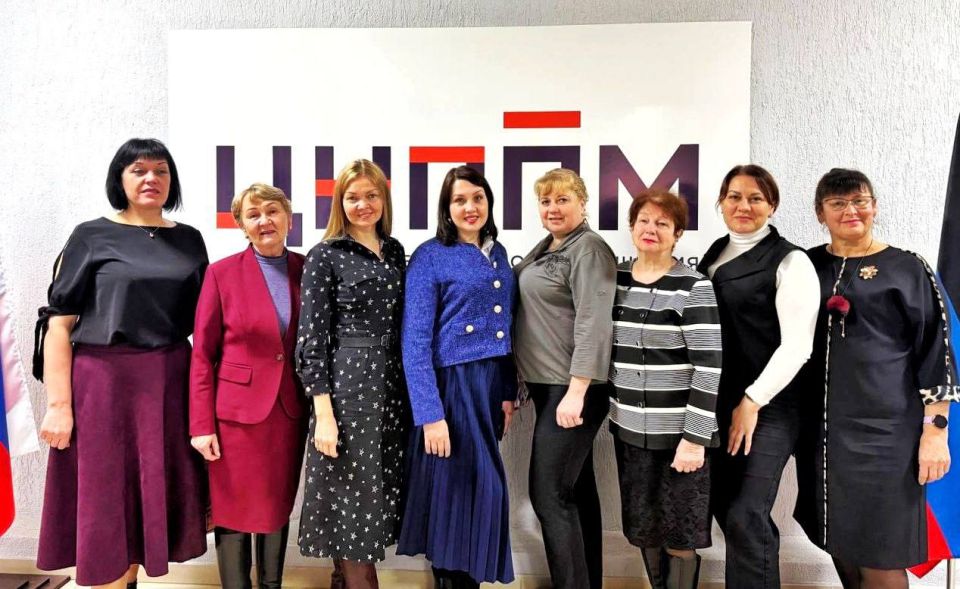 Педагоги Макеевки приняли участие в Форуме учителей математического и естественно-научного циклов, который состоялся 20 ноября в ГБОУ ДПО «ДОНРИРО» в рамках реализации Регионального плана по повышению качества...