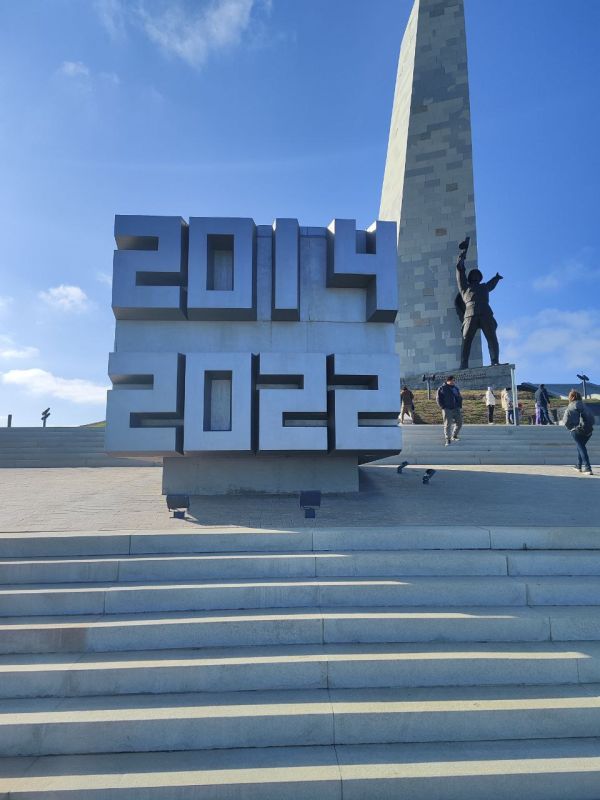 Филиал фонда «Защитники Отечества» совместно с Региональным отделением Юнармии запустили проект, который включает в себя организованные экскурсии на мемориальный комплекс «Саур-Могила» с остановкой в селе Степановка у...