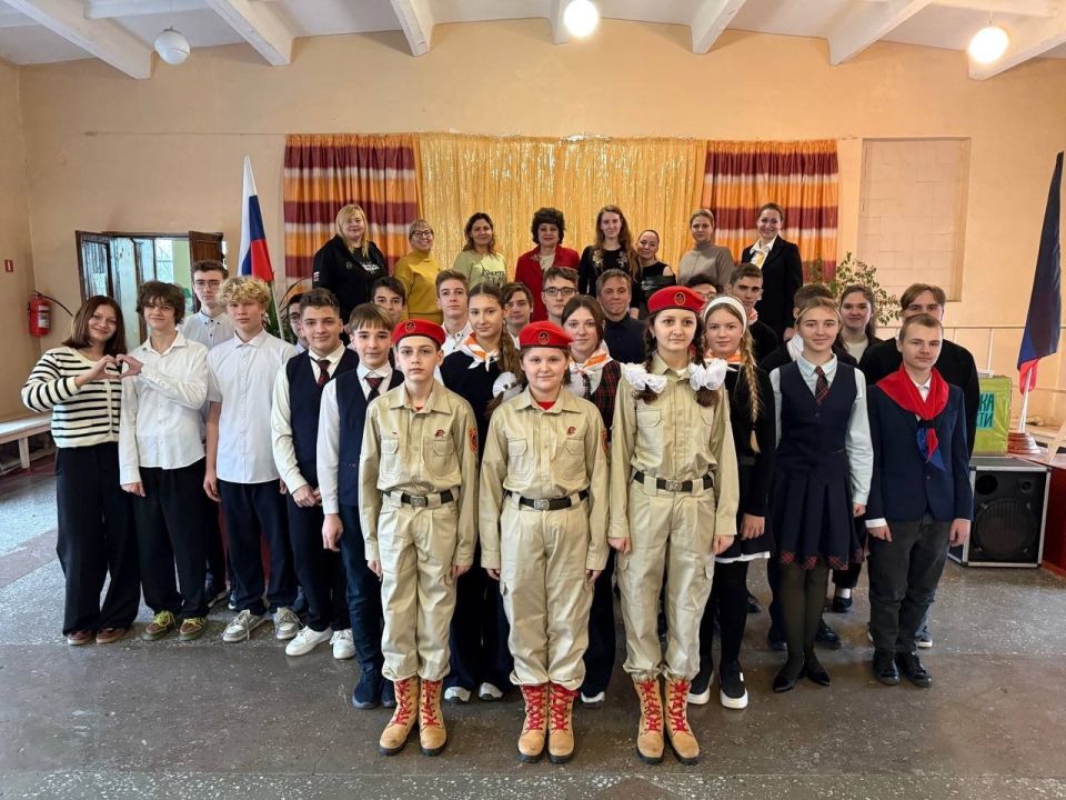 Продолжаются встречи учащихся общеобразовательных организаций с экспертами в области молодёжной политики с целью реализации партийного проекта "Мир возможностей"