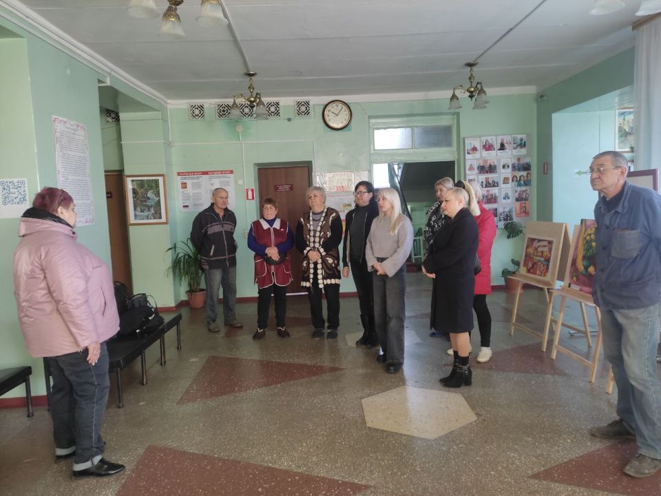 Сегодня, 25 ноября, по поручению Главы ДНР Дениса Пушилина, спикер-активист Валентина Карпова провела встречу с трудовым коллективом Муниципального бюджетного учреждения дополнительного образования «Детская школа искусств №...