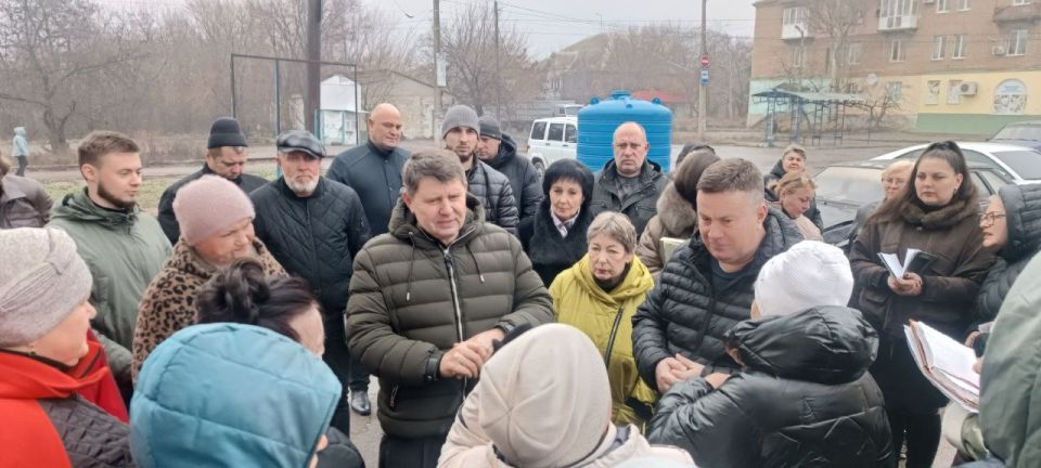 Владислав Ключаров: Вместе с Председателем Народного Совета Константином Кузьминым встретились с жителями посёлка Объединённый Владислав Ключаров: Вместе с Председателем Народного Совета Константином Кузьминым встретились с жителями посёлка Объединённый