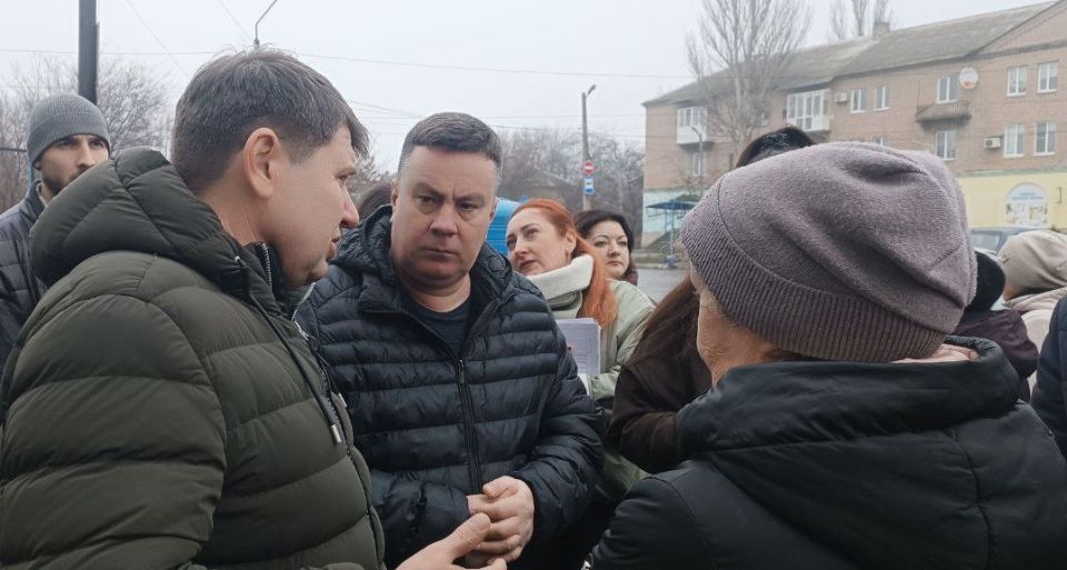 Владислав Ключаров: Вместе с Председателем Народного Совета Константином Кузьминым встретились с жителями посёлка Объединённый Владислав Ключаров: Вместе с Председателем Народного Совета Константином Кузьминым встретились с жителями посёлка Объединённый