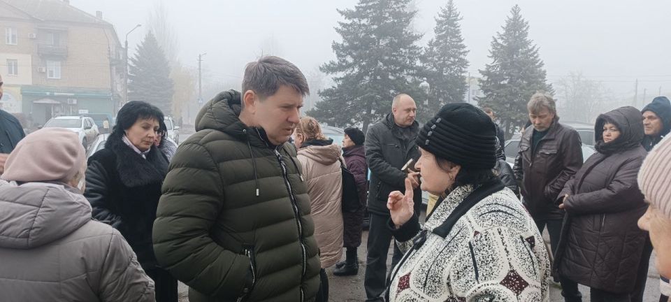 Владислав Ключаров: Вместе с Председателем Народного Совета Константином Кузьминым встретились с жителями посёлка Объединённый Владислав Ключаров: Вместе с Председателем Народного Совета Константином Кузьминым встретились с жителями посёлка Объединённый