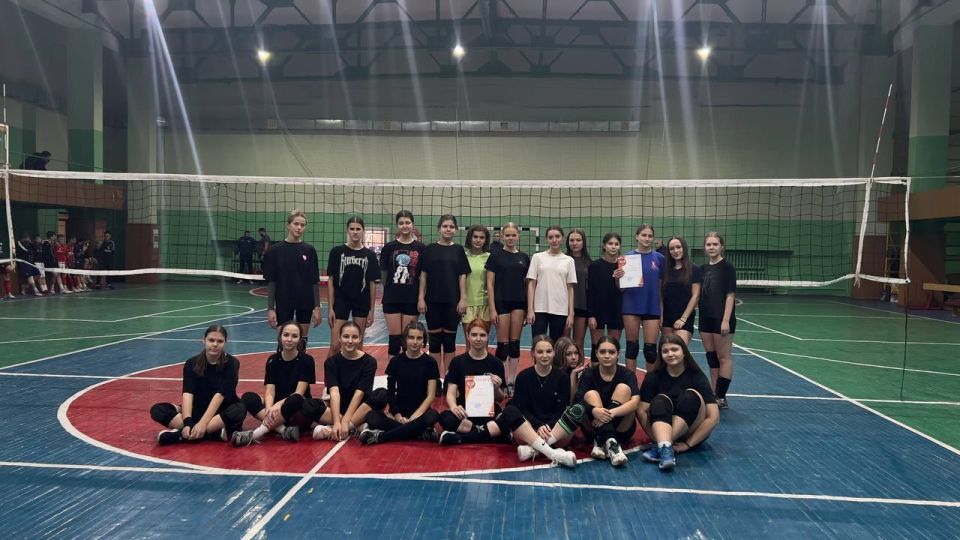 С 25.11.2025 по 27.11.2025 года в городе Макеевка, на базе ГБОУ «СШ 49» прошла муниципальная Спартакиада школьников по волейболу, в которой приняли участие более 25 сборных команд общеобразовательных учреждений города с 5 по... С 25.11.2025 по 27.11.2025 года в городе Макеевка, на базе ГБОУ «СШ 49» прошла муниципальная Спартакиада школьников по волейболу, в которой приняли участие более 25 сборных команд общеобразовательных учреждений города с 5 по...