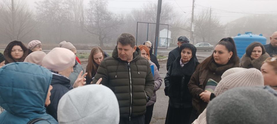 Владислав Ключаров: Вместе с Председателем Народного Совета Константином Кузьминым встретились с жителями посёлка Объединённый Владислав Ключаров: Вместе с Председателем Народного Совета Константином Кузьминым встретились с жителями посёлка Объединённый