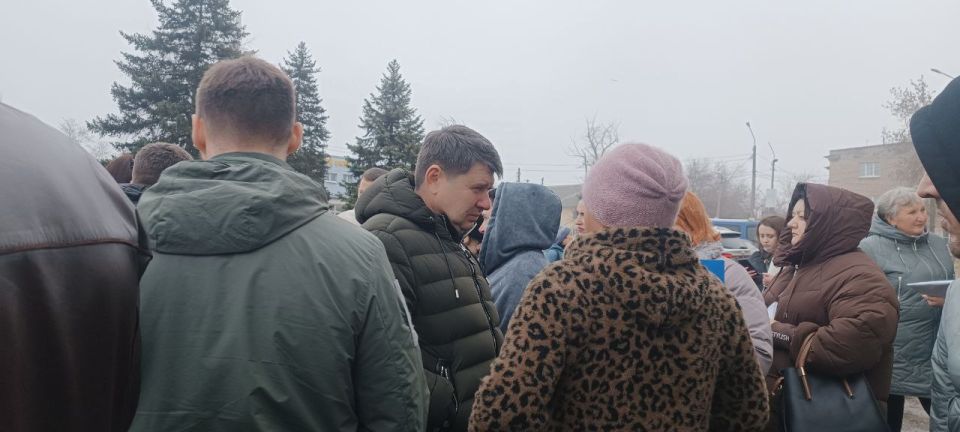 Владислав Ключаров: Вместе с Председателем Народного Совета Константином Кузьминым встретились с жителями посёлка Объединённый Владислав Ключаров: Вместе с Председателем Народного Совета Константином Кузьминым встретились с жителями посёлка Объединённый