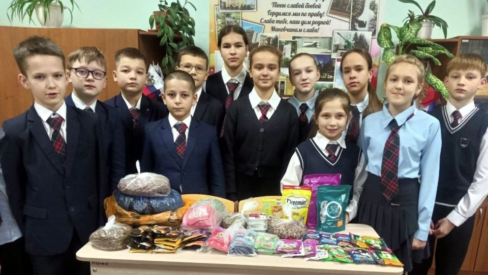 В рамках недели добра учащиеся ГБОУ «СШ № 22 Г.О. МАКЕЕВКА» приняли активное участие в акции "С лучшим другом!»