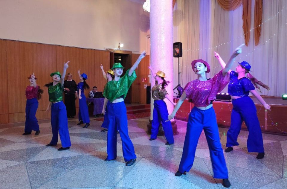 Концертная программа "Загляните в мамины глаза", посвященная Дню матери, состоялась 28 ноября в МБУ «Дворец культуры им. К.И. Поченкова». Мероприятие состоялось с целью реализации партийного проекта «Крепкая семья» Концертная программа "Загляните в мамины глаза", посвященная Дню матери, состоялась 28 ноября в МБУ «Дворец культуры им. К.И. Поченкова». Мероприятие состоялось с целью реализации партийного проекта «Крепкая семья»