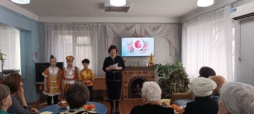 28 ноября 2025 года в рамках Месячника волонтёрства в ГБУСО ЦСОН Советского района города Макеевки состоялось мероприятие, посвященное Дню матери