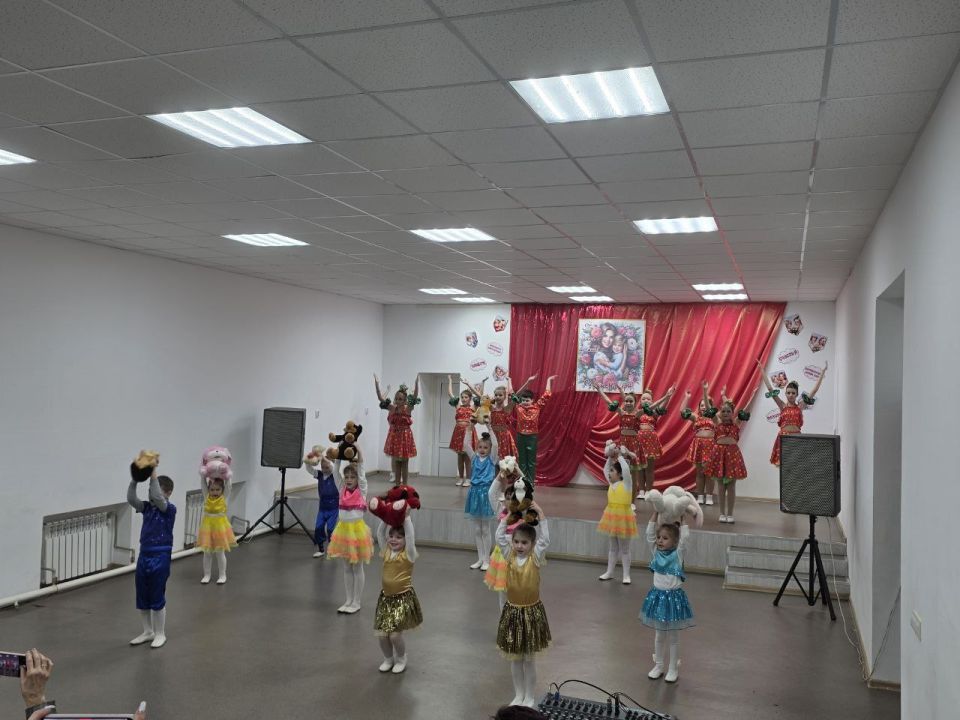 Каждый год 30 ноября в России отмечается День матери — светлый и трогательный праздник, посвящённый самым близким и дорогим людям Каждый год 30 ноября в России отмечается День матери — светлый и трогательный праздник, посвящённый самым близким и дорогим людям