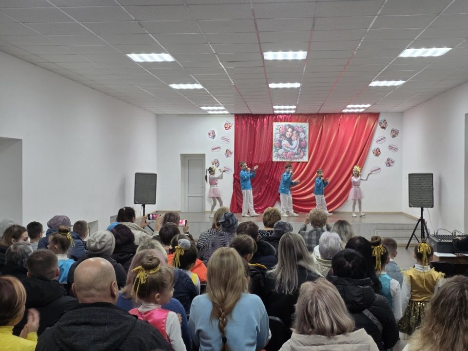 28 ноября, на базе дворца культуры им. М.И. Калинина «МБУ ДК им. Воровского», по партийному проекту «Старшее поколение» ВПП «Единая Россия», прошел праздничный концерт, посвященный Дню матери в России, для жен и матерей, в... 28 ноября, на базе дворца культуры им. М.И. Калинина «МБУ ДК им. Воровского», по партийному проекту «Старшее поколение» ВПП «Единая Россия», прошел праздничный концерт, посвященный Дню матери в России, для жен и матерей, в...