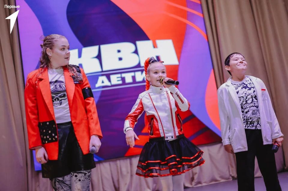 «Не переставали смеяться ни на секунду»: впервые за долгое время в Донецке прошел фестиваль КВН «Не переставали смеяться ни на секунду»: впервые за долгое время в Донецке прошел фестиваль КВН