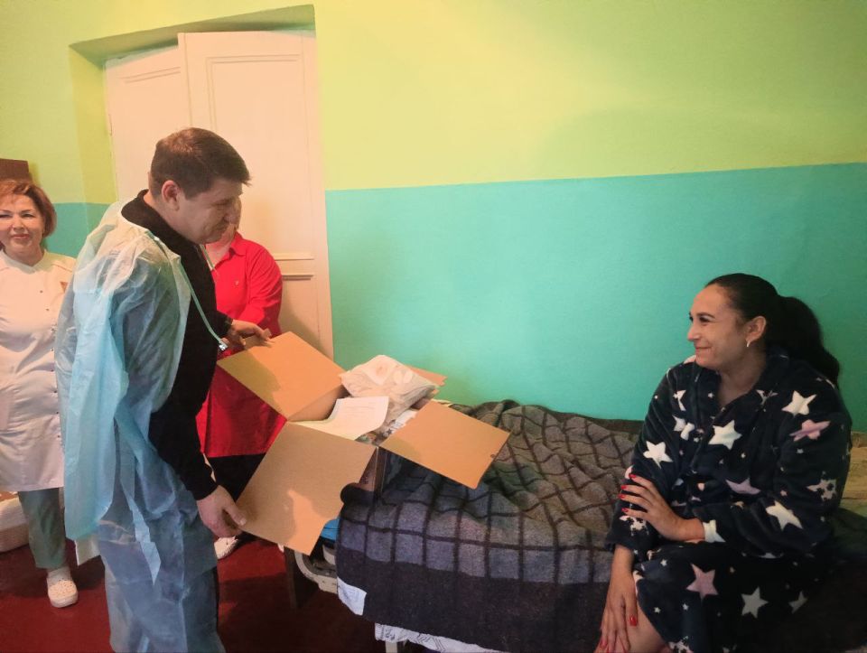 Владислав Ключаров: Сегодня я посетил городской родильный дом, чтобы лично поздравить женщин с Днём матери, которые совсем недавно подарили нашему городу новые жизни Владислав Ключаров: Сегодня я посетил городской родильный дом, чтобы лично поздравить женщин с Днём матери, которые совсем недавно подарили нашему городу новые жизни