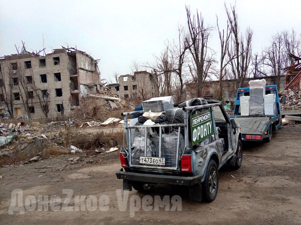 С комплектом выживания: бизнесмен из Санкт-Петербурга передал пятую машину военным в Авдеевке С комплектом выживания: бизнесмен из Санкт-Петербурга передал пятую машину военным в Авдеевке