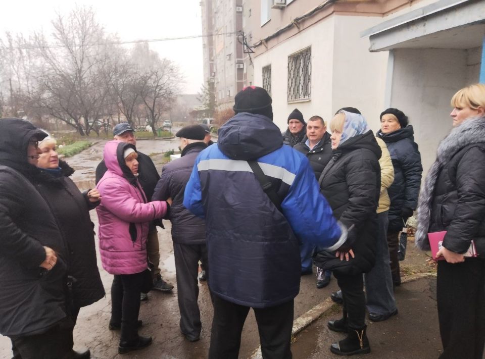 По поручению Главы ДНР Дениса Пушилина проводятся встречи с населением для выявления проблемных вопросов на подведомственной территории По поручению Главы ДНР Дениса Пушилина проводятся встречи с населением для выявления проблемных вопросов на подведомственной территории