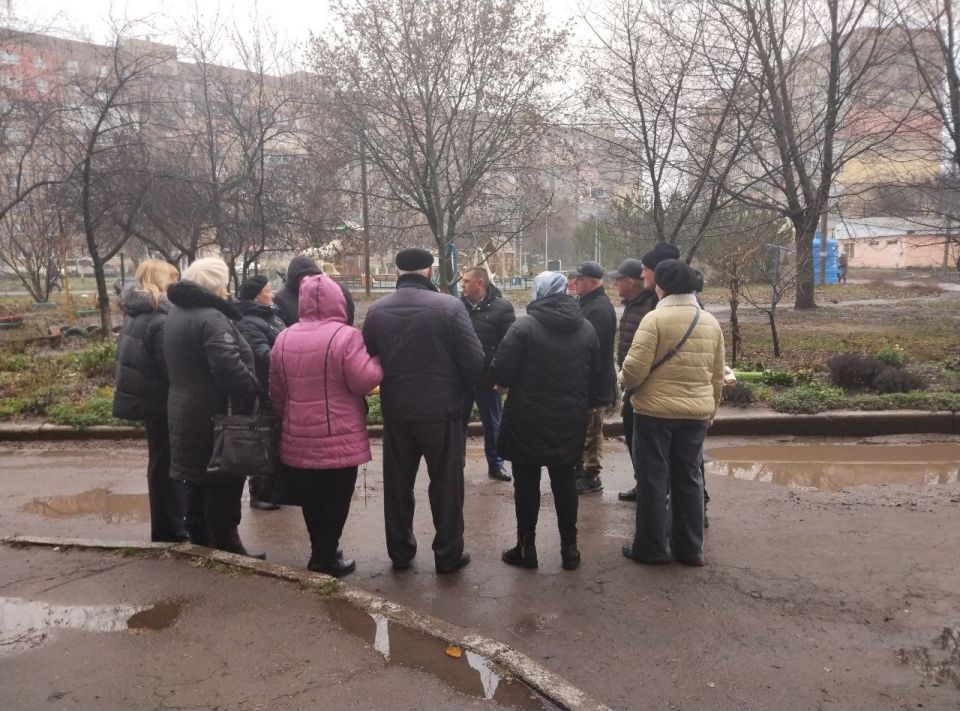 По поручению Главы ДНР Дениса Пушилина проводятся встречи с населением для выявления проблемных вопросов на подведомственной территории По поручению Главы ДНР Дениса Пушилина проводятся встречи с населением для выявления проблемных вопросов на подведомственной территории