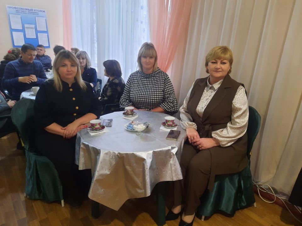 Сегодня, 3 декабря в Государственном бюджетном учреждении социального обслуживания «Центр социального обслуживания населения Центрально-Городского внутригородского района города Макеевки» прошел праздничный концерт... Сегодня, 3 декабря в Государственном бюджетном учреждении социального обслуживания «Центр социального обслуживания населения Центрально-Городского внутригородского района города Макеевки» прошел праздничный концерт...