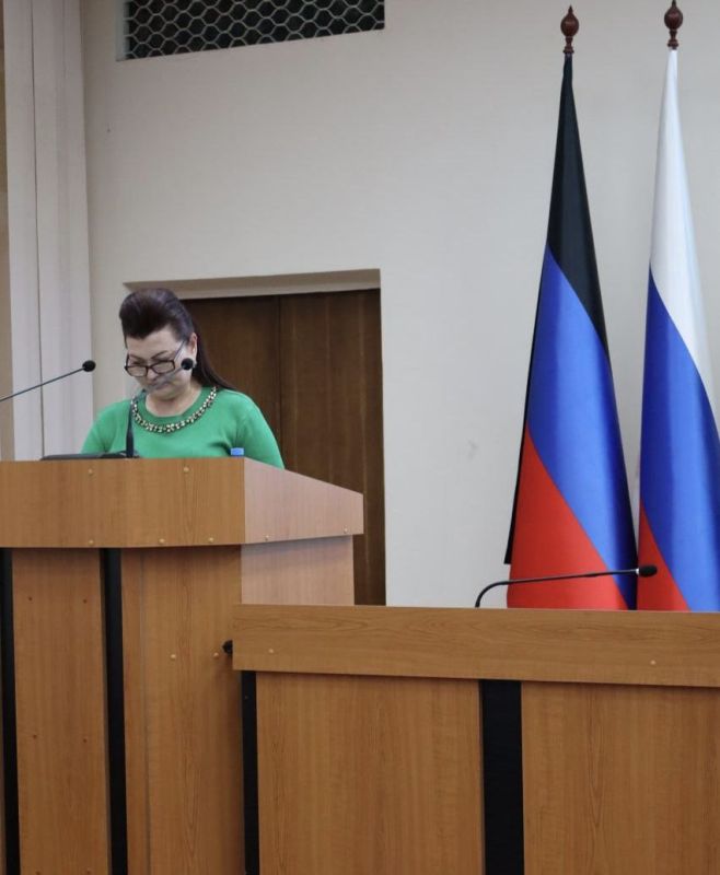 Валентина Харлашка: Провела 61 внеочередное заседание Макеевского городского совета Донецкой Народной Республики Валентина Харлашка: Провела 61 внеочередное заседание Макеевского городского совета Донецкой Народной Республики