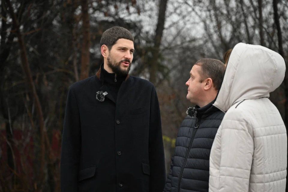 Александр Волошин: #Работа_в_Республике. В Макеевке вместе с главой муниципального образования городского округа Владиславом Ключаровым проверили ход ключевых восстановительных и социальных проектов