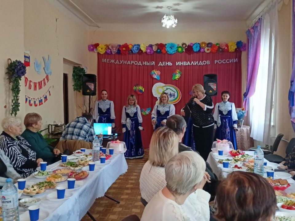 Александр Подгорный: 3 декабря по партийному проекту «Старшее поколение», в Государственном бюджетном учреждении социального обслуживания «Центр социального обслуживания населения Червоногвардейского района города Макеевки»... Александр Подгорный: 3 декабря по партийному проекту «Старшее поколение», в Государственном бюджетном учреждении социального обслуживания «Центр социального обслуживания населения Червоногвардейского района города Макеевки»...