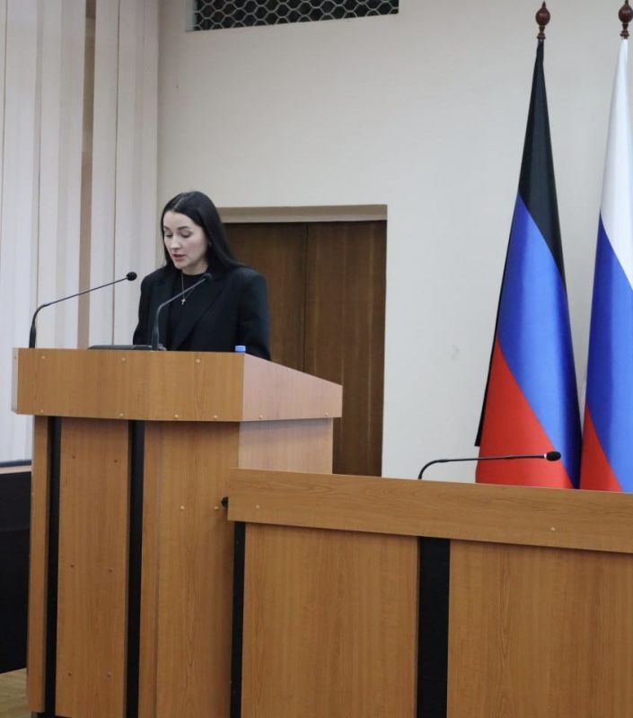 Валентина Харлашка: Провела 61 внеочередное заседание Макеевского городского совета Донецкой Народной Республики Валентина Харлашка: Провела 61 внеочередное заседание Макеевского городского совета Донецкой Народной Республики