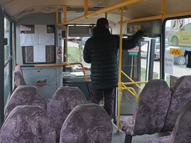 В Минтрансе отреагировали на обращения граждан в соцсетях о неудовлетворительном состоянии автобусов № 7, № 30 в Макеевке и межмуниципального маршрута № 23 В Минтрансе отреагировали на обращения граждан в соцсетях о неудовлетворительном состоянии автобусов № 7, № 30 в Макеевке и межмуниципального маршрута № 23
