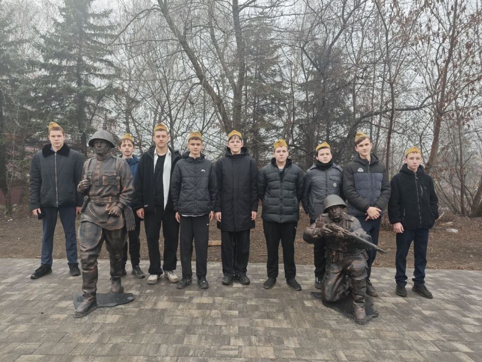 ИМЯ ТВОЁ НЕИЗВЕСТНО…. День Неизвестного Солдата - эта памятная дата в России ежегодно отмечается 03 декабря с 2014 года в память о российских и советских воинах, погибших во время боевых действий на территории страны или за... ИМЯ ТВОЁ НЕИЗВЕСТНО…. День Неизвестного Солдата - эта памятная дата в России ежегодно отмечается 03 декабря с 2014 года в память о российских и советских воинах, погибших во время боевых действий на территории страны или за...