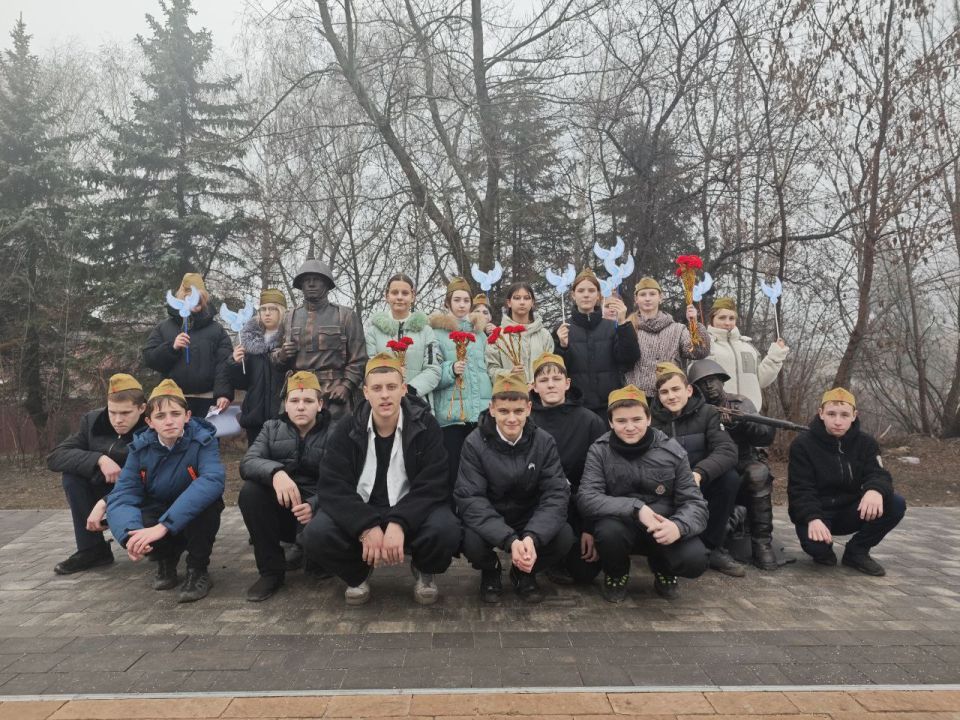 ИМЯ ТВОЁ НЕИЗВЕСТНО…. День Неизвестного Солдата - эта памятная дата в России ежегодно отмечается 03 декабря с 2014 года в память о российских и советских воинах, погибших во время боевых действий на территории страны или за... ИМЯ ТВОЁ НЕИЗВЕСТНО…. День Неизвестного Солдата - эта памятная дата в России ежегодно отмечается 03 декабря с 2014 года в память о российских и советских воинах, погибших во время боевых действий на территории страны или за...