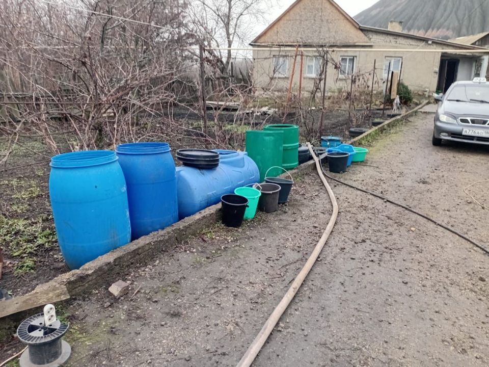 Сегодня, 4 декабря, в Кировском внутригородском районе, согласно поступившим заявкам, был организован подвоз воды для жителей домов, в которые в установленный графиком день не поступила вода Сегодня, 4 декабря, в Кировском внутригородском районе, согласно поступившим заявкам, был организован подвоз воды для жителей домов, в которые в установленный графиком день не поступила вода