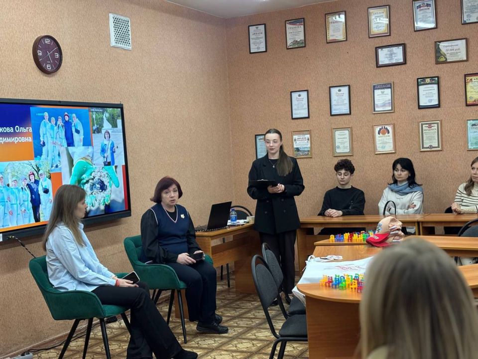 ТВОРИ ТВОРИМ ДОБРО: в лицее состоялось заседание семейного клуба "Маленькие&Взрослые" ТВОРИ ТВОРИМ ДОБРО: в лицее состоялось заседание семейного клуба "Маленькие&Взрослые"