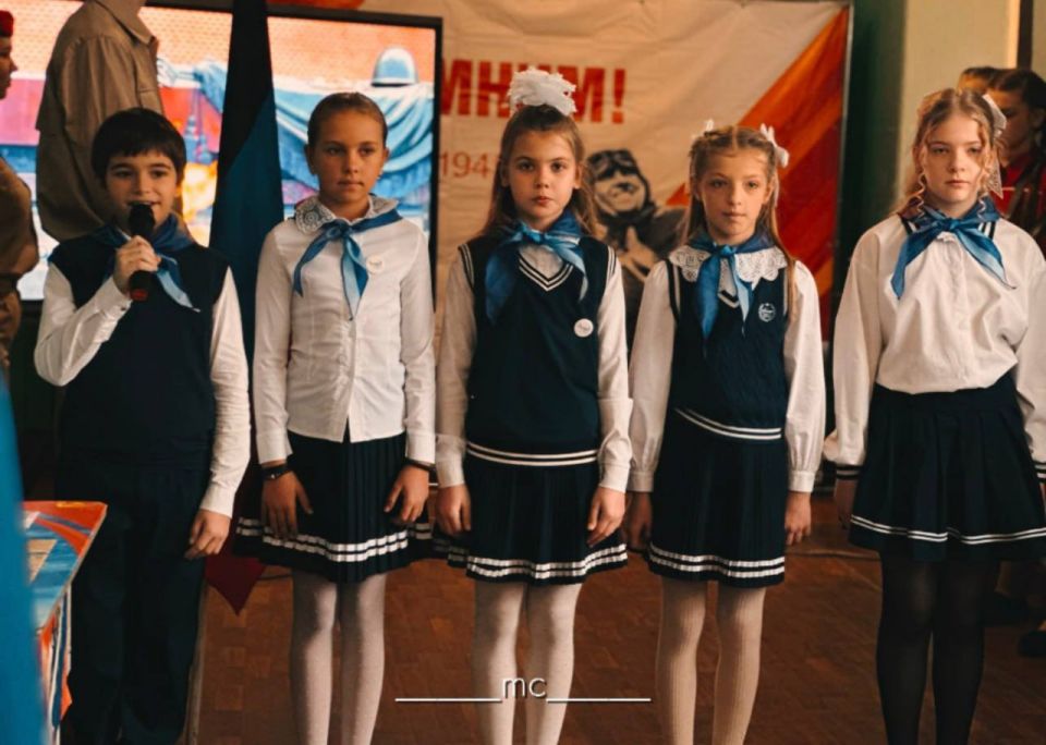 В преддверии Дня героев Отечества в ГБОУ «СШ № 16 Г.О. МАКЕЕВКА» состоялось открытие Стены Памяти Герою Советского Союза, летчику-штурмовику, нашему земляку Грошеву Николаю Петровичу В преддверии Дня героев Отечества в ГБОУ «СШ № 16 Г.О. МАКЕЕВКА» состоялось открытие Стены Памяти Герою Советского Союза, летчику-штурмовику, нашему земляку Грошеву Николаю Петровичу