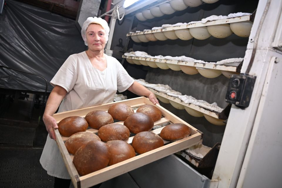 На Макеевском хлебозаводе №12, входящем в состав ООО «Мир хлеба», в рамках партийной инициативы «Выбирай свое» началось производство нового вида хлеба На Макеевском хлебозаводе №12, входящем в состав ООО «Мир хлеба», в рамках партийной инициативы «Выбирай свое» началось производство нового вида хлеба