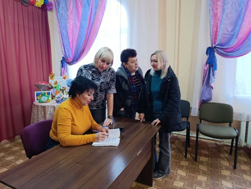 Во исполнение поручения Главы ДНР Дениса Пушилина проводятся встречи с населением для выявления проблемных вопросов на подведомственной территории Во исполнение поручения Главы ДНР Дениса Пушилина проводятся встречи с населением для выявления проблемных вопросов на подведомственной территории