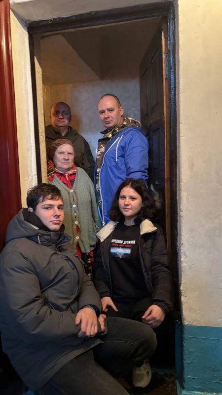 Депутаты Народного Совета доставили питьевую воду пожилым маломобильным жителям пгт Нижняя Крынка Макеевского муниципального округа Депутаты Народного Совета доставили питьевую воду пожилым маломобильным жителям пгт Нижняя Крынка Макеевского муниципального округа