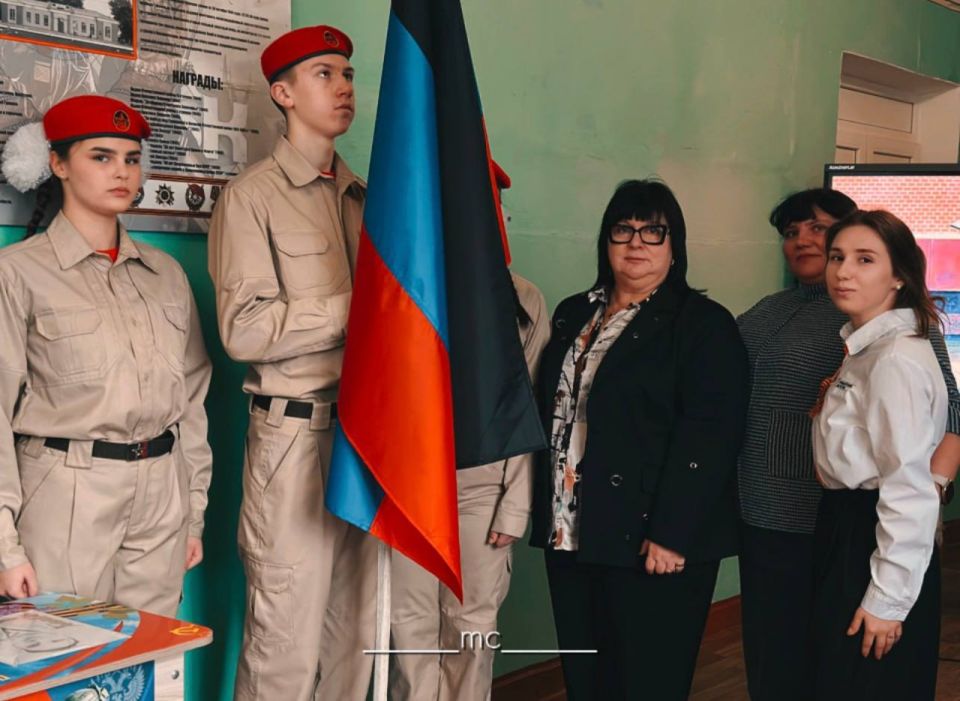 В преддверии Дня героев Отечества в ГБОУ «СШ № 16 Г.О. МАКЕЕВКА» состоялось открытие Стены Памяти Герою Советского Союза, летчику-штурмовику, нашему земляку Грошеву Николаю Петровичу В преддверии Дня героев Отечества в ГБОУ «СШ № 16 Г.О. МАКЕЕВКА» состоялось открытие Стены Памяти Герою Советского Союза, летчику-штурмовику, нашему земляку Грошеву Николаю Петровичу