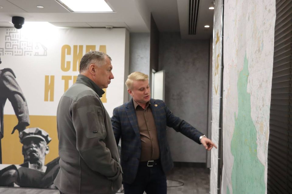 Александр Подгорный: В Донецке провёл сразу несколько совещаний Александр Подгорный: В Донецке провёл сразу несколько совещаний