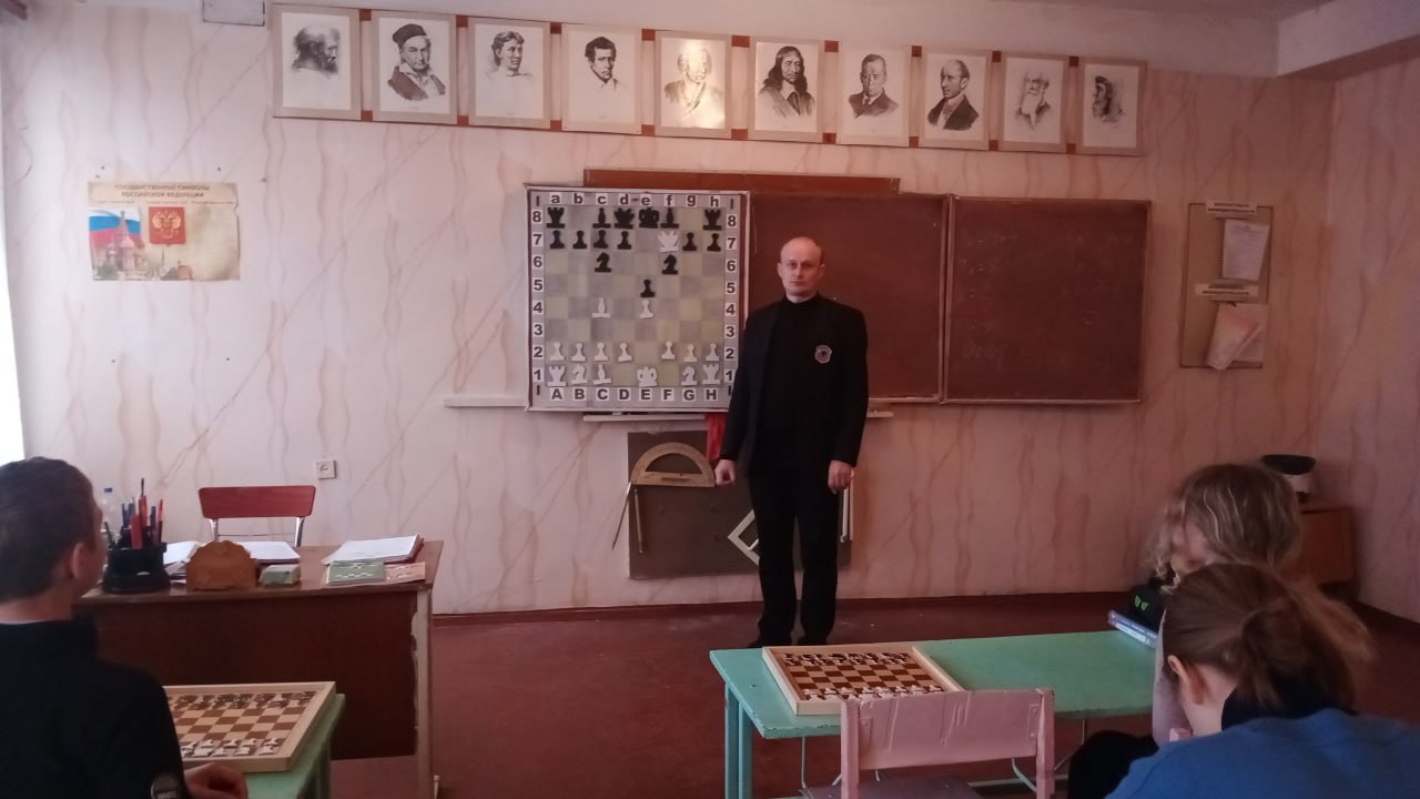 ТИХАЯ ИГРА РАЗУМА. Игра в шахматы в детском возрасте — это не просто интересное времяпрепровождение, это мощный инструмент для развития интеллекта, эмоций и социальных навыков ТИХАЯ ИГРА РАЗУМА. Игра в шахматы в детском возрасте — это не просто интересное времяпрепровождение, это мощный инструмент для развития интеллекта, эмоций и социальных навыков