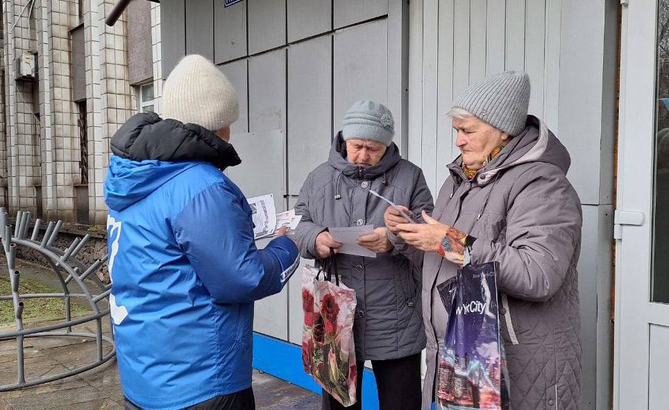 Сегодня, 9 декабря, в День Героев Отечества в Советском внутригородском районе городского округа Макеевка в рамках проекта «Историческая память» Всероссийской политической партии «Единая Россия» и проекта «Эхо времен»... Сегодня, 9 декабря, в День Героев Отечества в Советском внутригородском районе городского округа Макеевка в рамках проекта «Историческая память» Всероссийской политической партии «Единая Россия» и проекта «Эхо времен»...