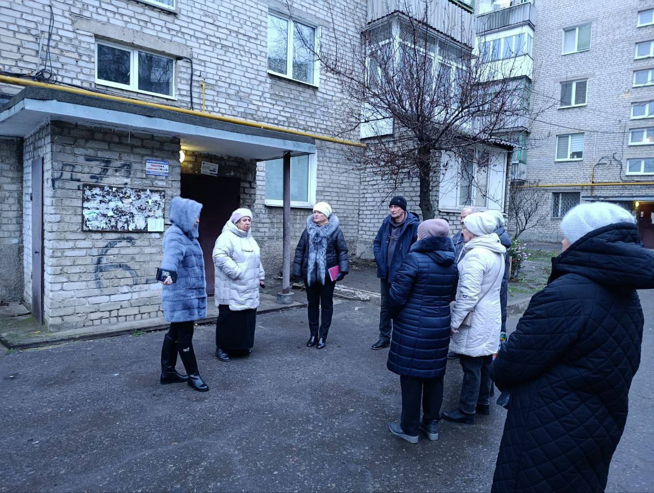 9 декабря, спикер-активист Алексей Боршош и депутат Народного Совета провели встречу с трудовым коллективом Государственного казенного дошкольного образовательного учреждения «Детский сад № 161 общеразвивающего вида... 9 декабря, спикер-активист Алексей Боршош и депутат Народного Совета провели встречу с трудовым коллективом Государственного казенного дошкольного образовательного учреждения «Детский сад № 161 общеразвивающего вида...