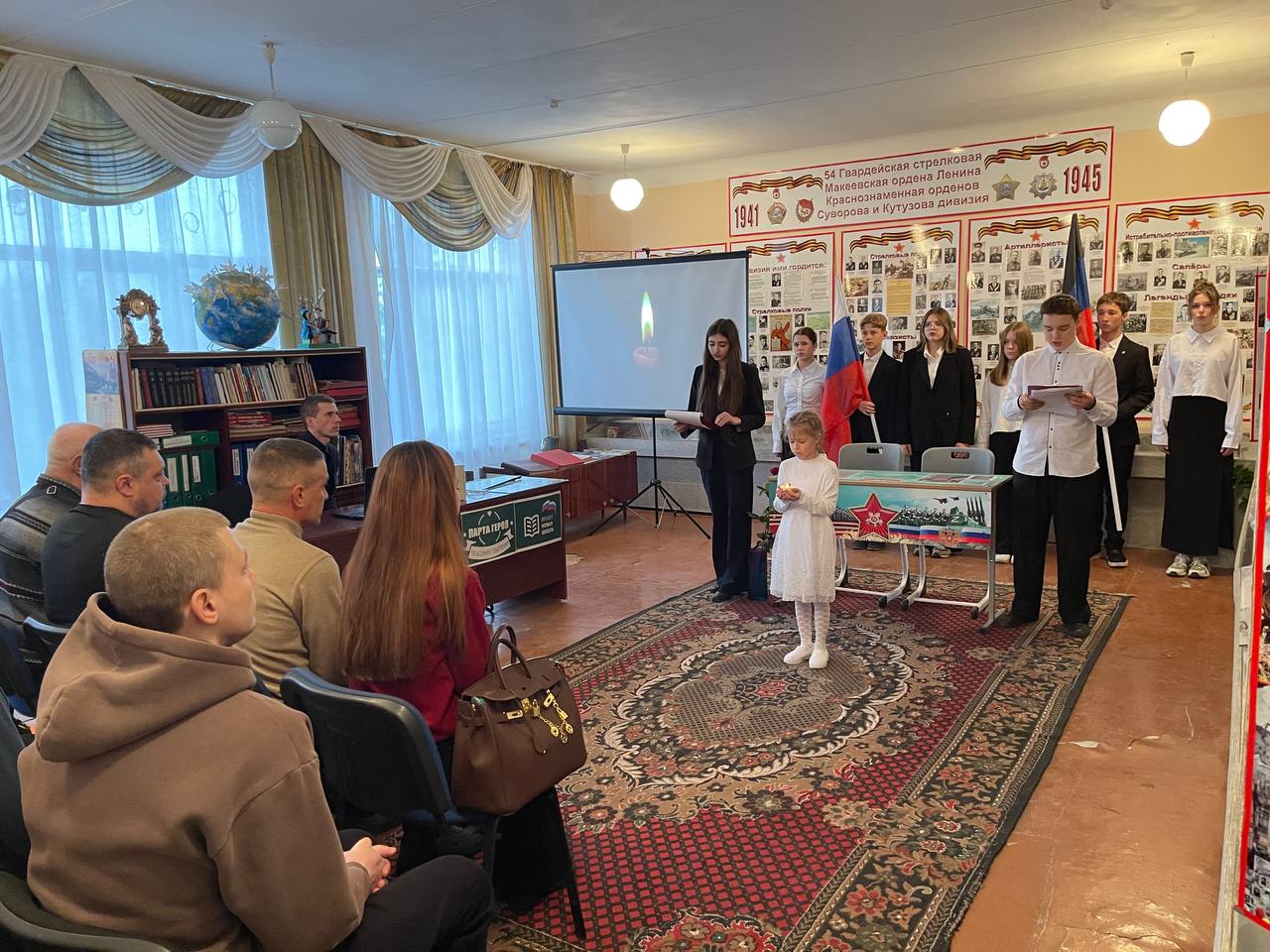 09 декабря 2025 года в ГБОУ "СШ № 59 Г.О. МАКЕЕВКА" состоялось открытие Парты Героя, посвященной учащемуся школы Романенко Руслану Романовичу, участнику специальной военной операции 09 декабря 2025 года в ГБОУ "СШ № 59 Г.О. МАКЕЕВКА" состоялось открытие Парты Героя, посвященной учащемуся школы Романенко Руслану Романовичу, участнику специальной военной операции