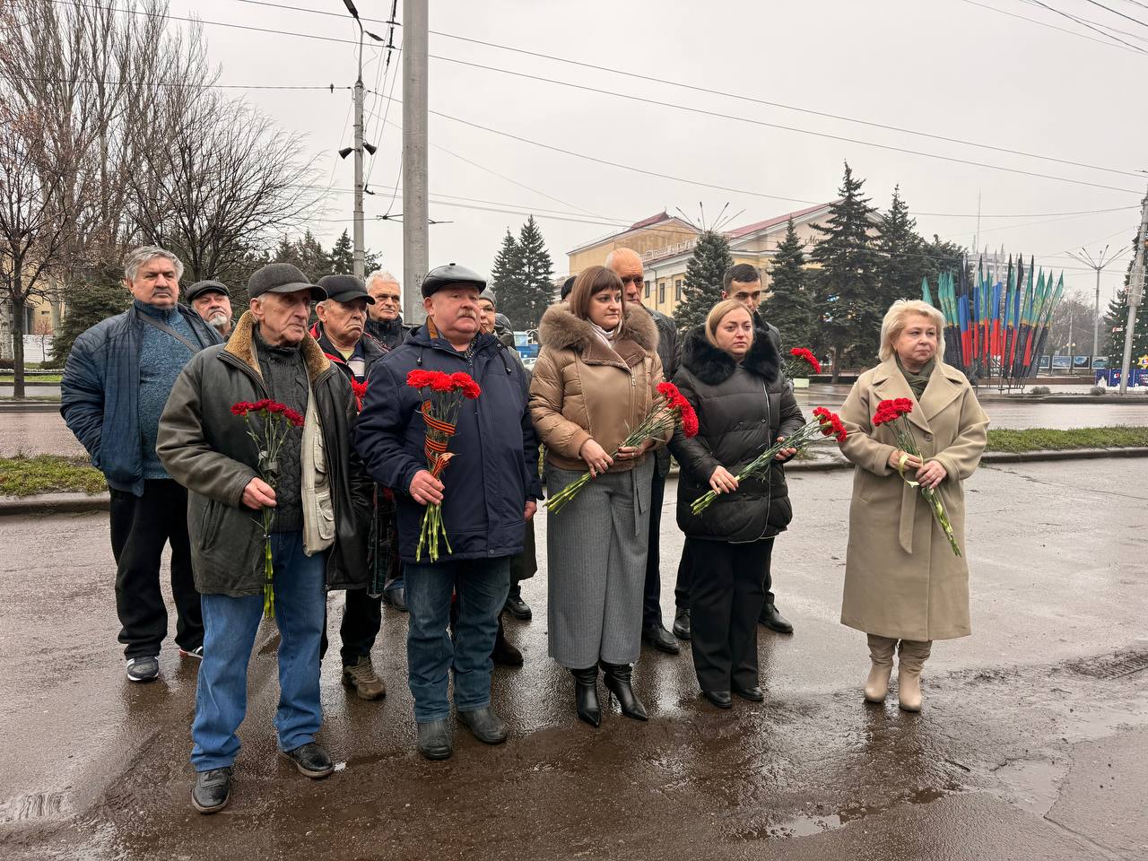 В Макеевке почтили память участников ликвидации аварии на ЧАЭС В Макеевке почтили память участников ликвидации аварии на ЧАЭС