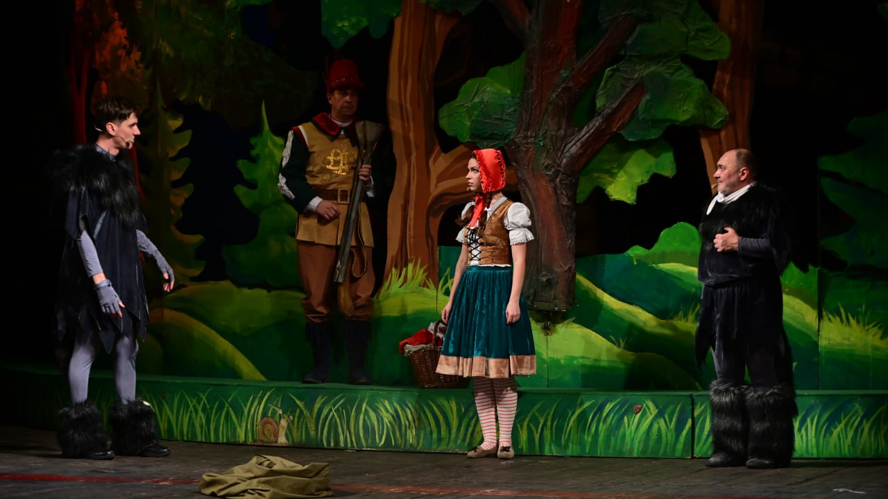 Александр Подгорный: Донецкая муздрама проводит свой 99-й предъюбилейный сезон с обновленной технической базой Александр Подгорный: Донецкая муздрама проводит свой 99-й предъюбилейный сезон с обновленной технической базой