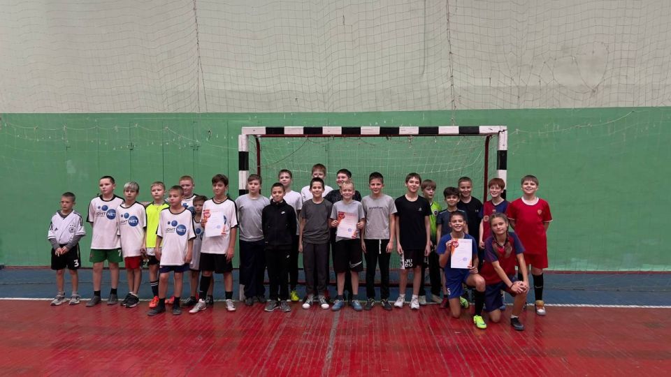 9 декабря, в городе Макеевка на базе ГБОУ «СШ № 49» прошел первый день районного этапа Спартакиады по мини-футболу среди учащихся 5–6 классов