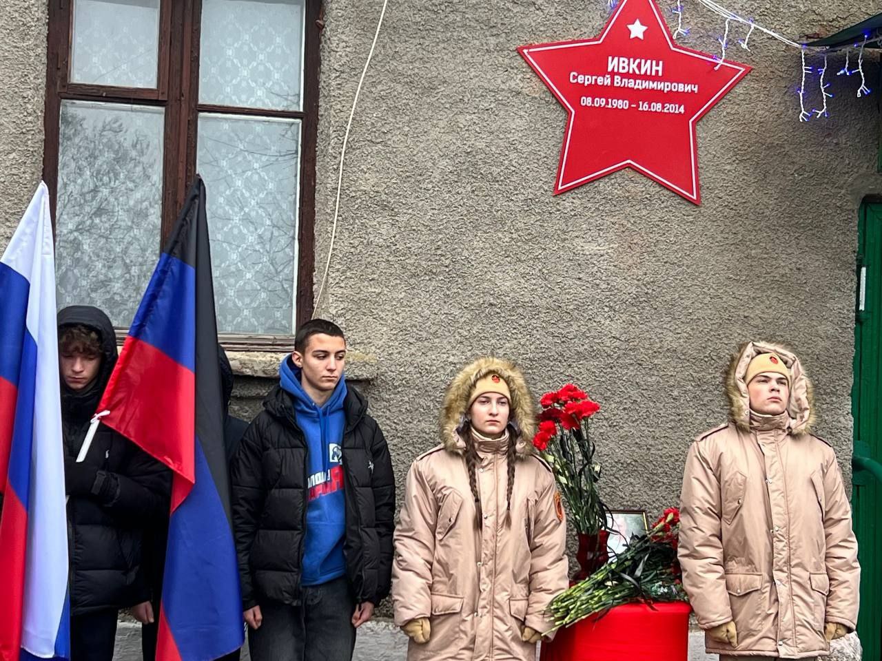 Давай помолчим и помянем с тобою Давай помолчим и помянем с тобою